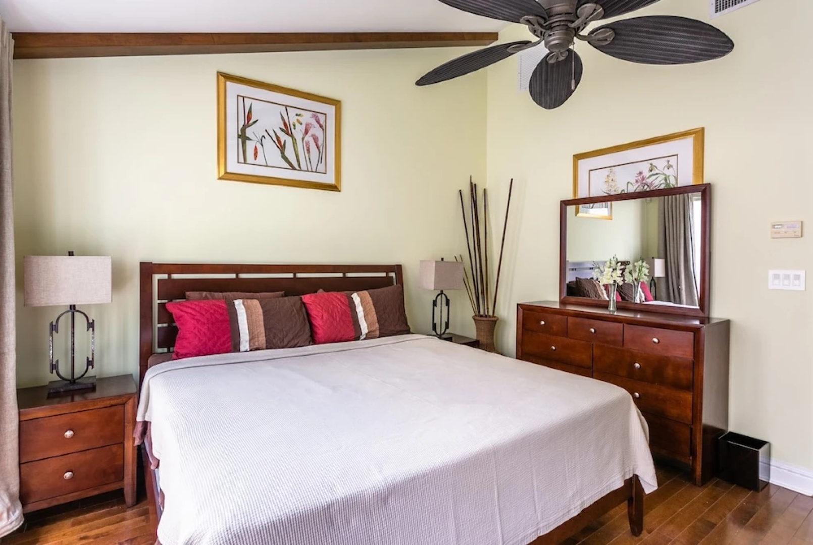 Island Pines by Cayman Villas