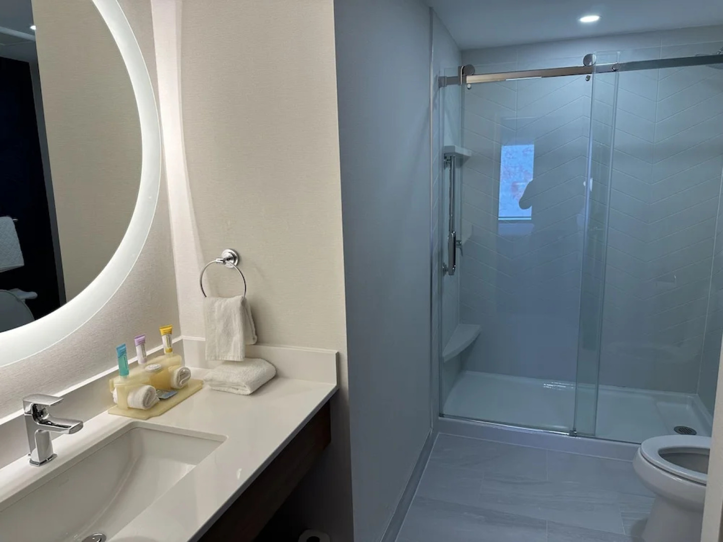 Newmarket Hotel & Suites