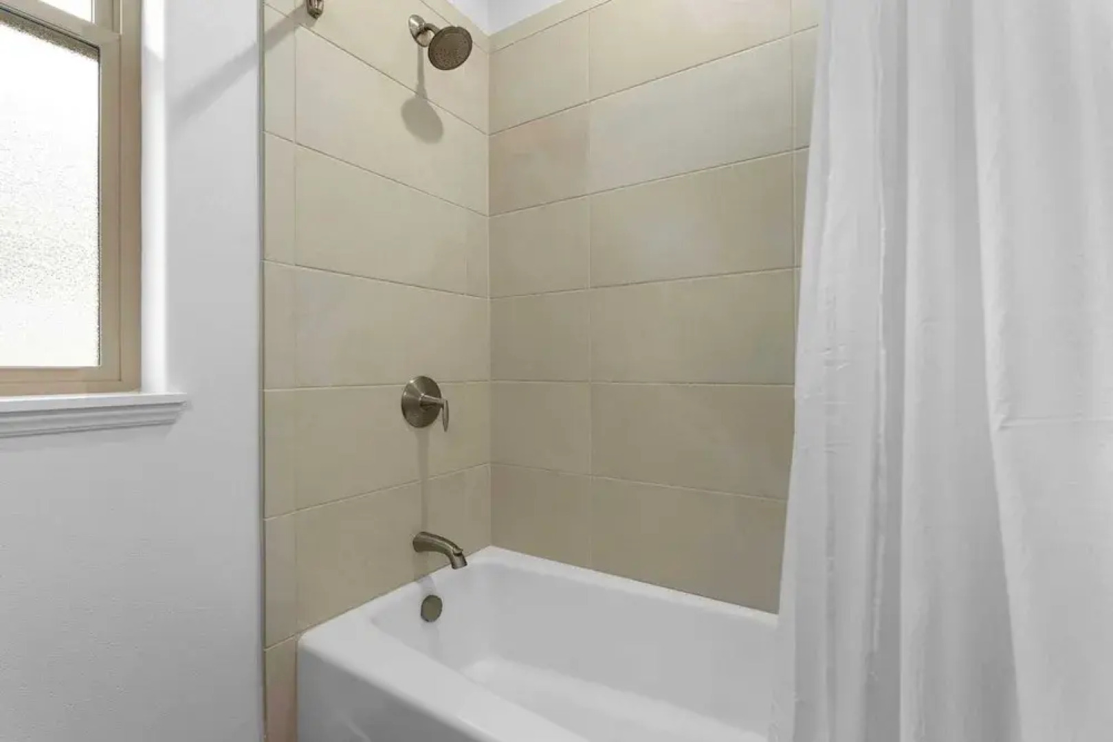 Makaha Villa by Avantstay Mountain + Ocean Views