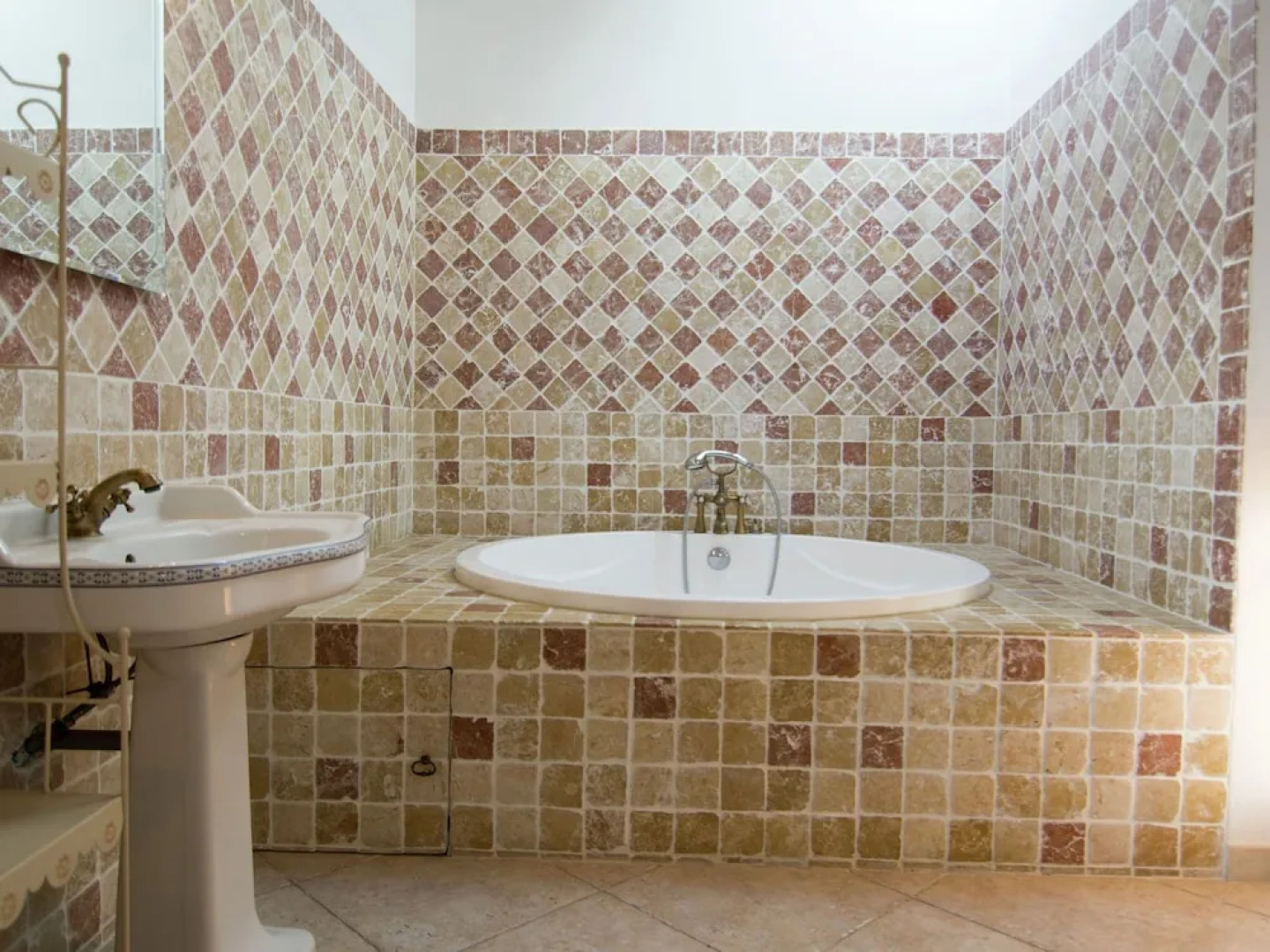 Welcoming Villa with Private Pool in Montfrin