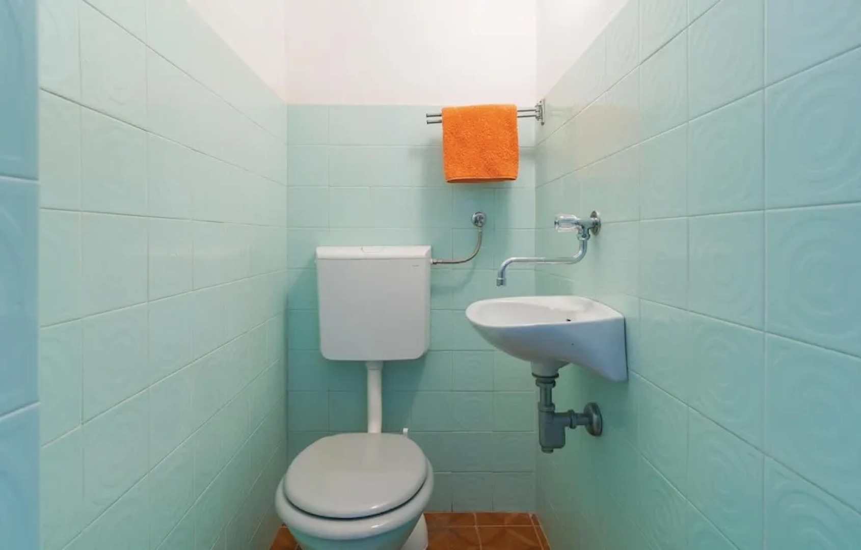 Amazing Home in Jesenice Bajnice With Wifi and 2 Bedrooms