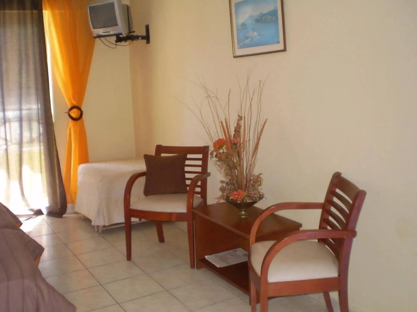 Damia Hotel & Apartments