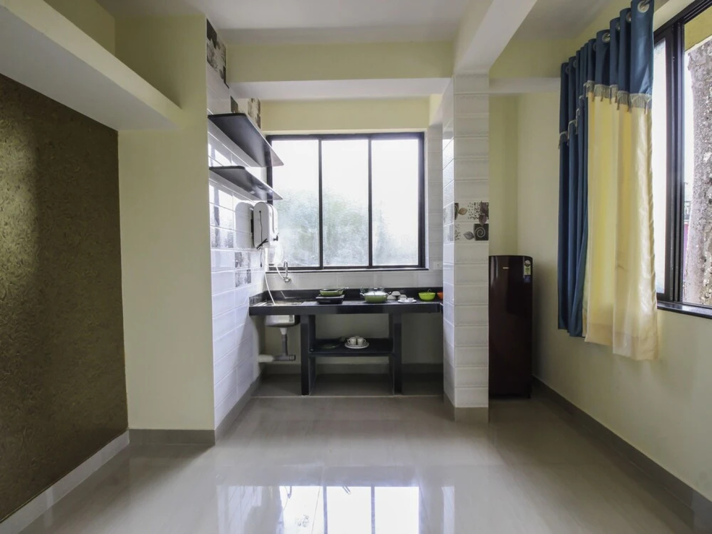 OYO 15927 Home Spacious Studio Reis Margo Fort