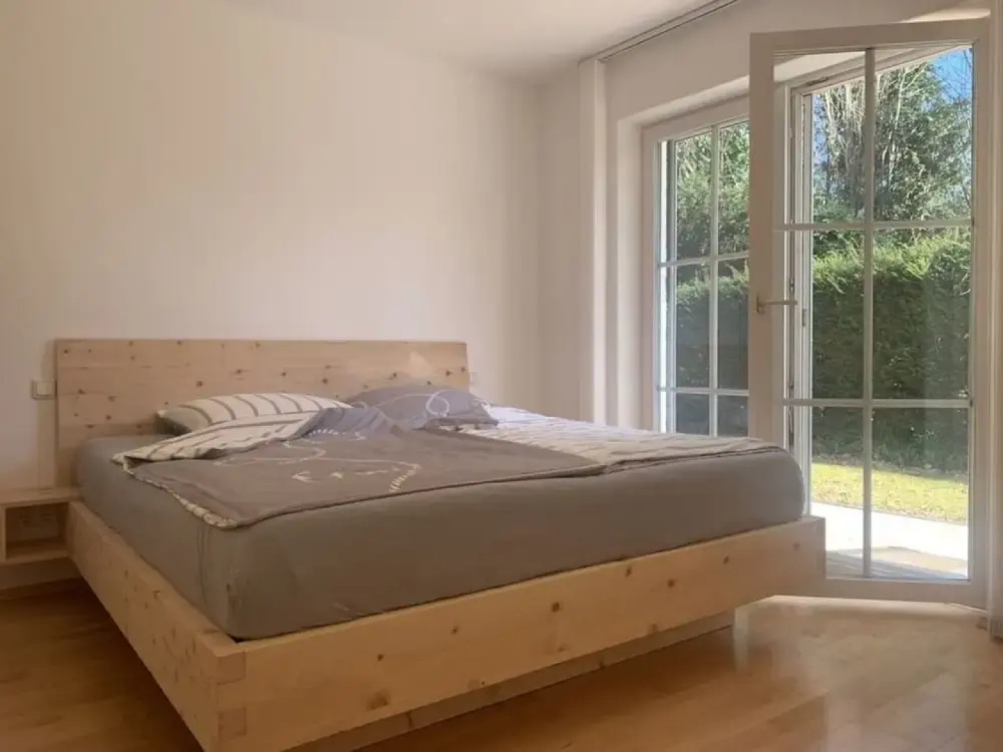 Holiday Apartment Paradise by the Lake