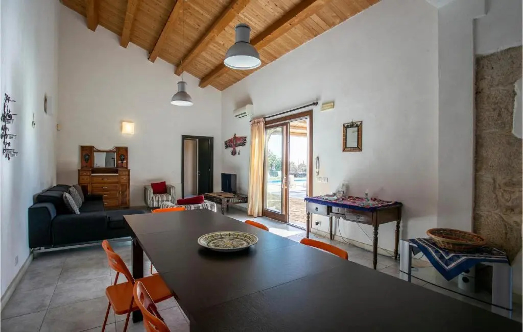 Stunning Home in Ragusa With 6 Bedrooms, Private Swimming Pool and Outdoor Swimming Pool