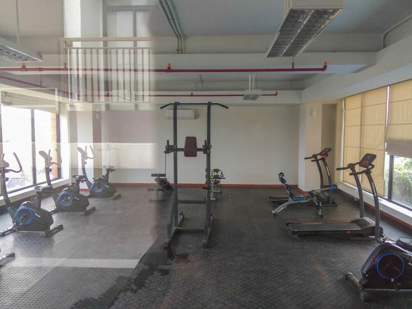 Minimalist and Stylish Studio Dave Apartment By Travelio