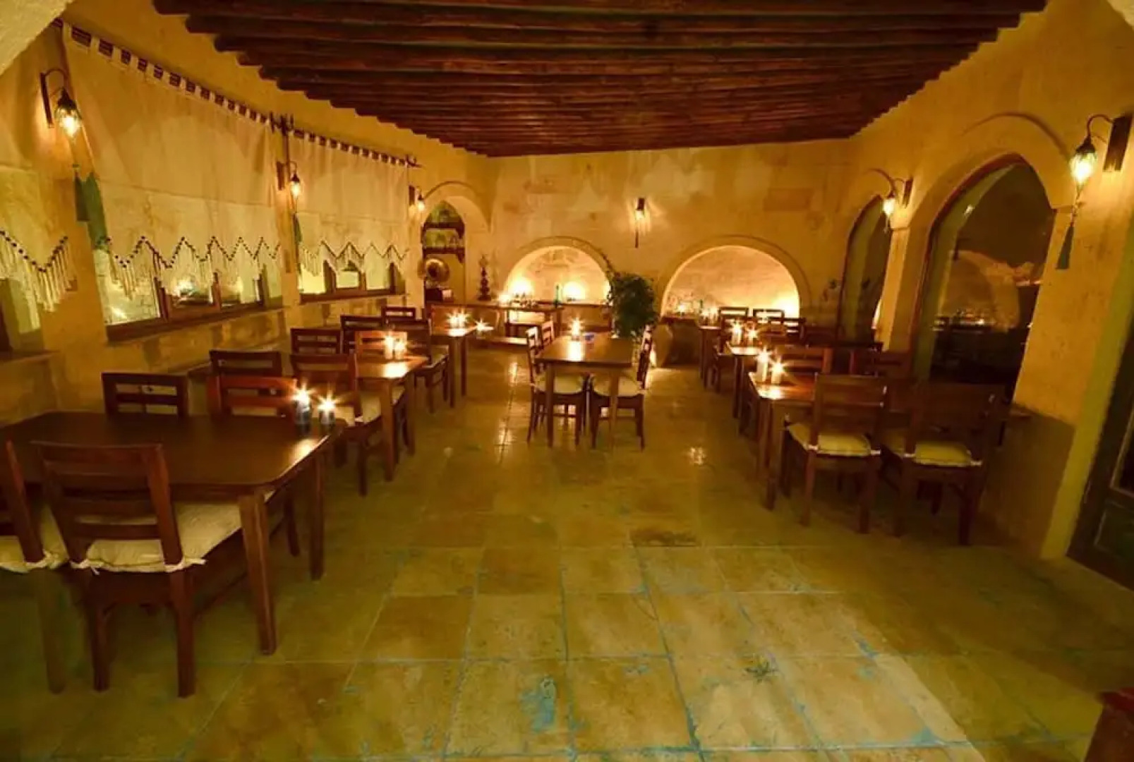 Blue Valley Cave Hotel