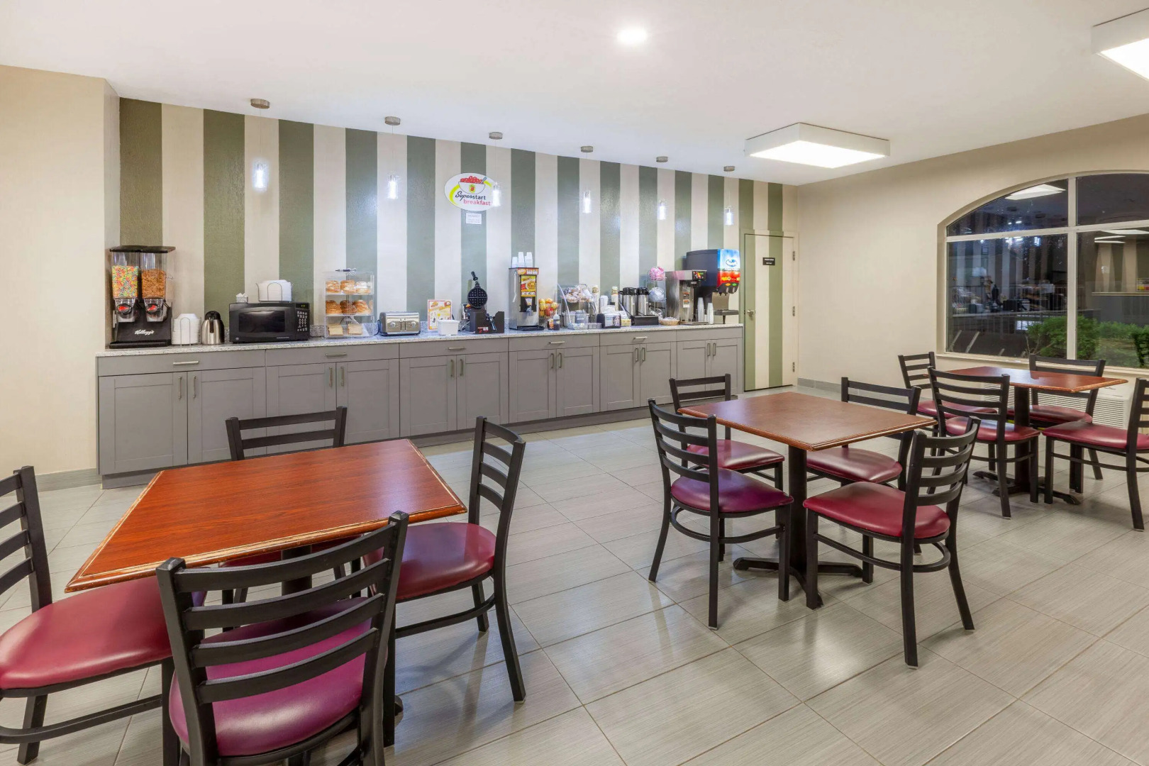 Super 8 by Wyndham La Grange KY