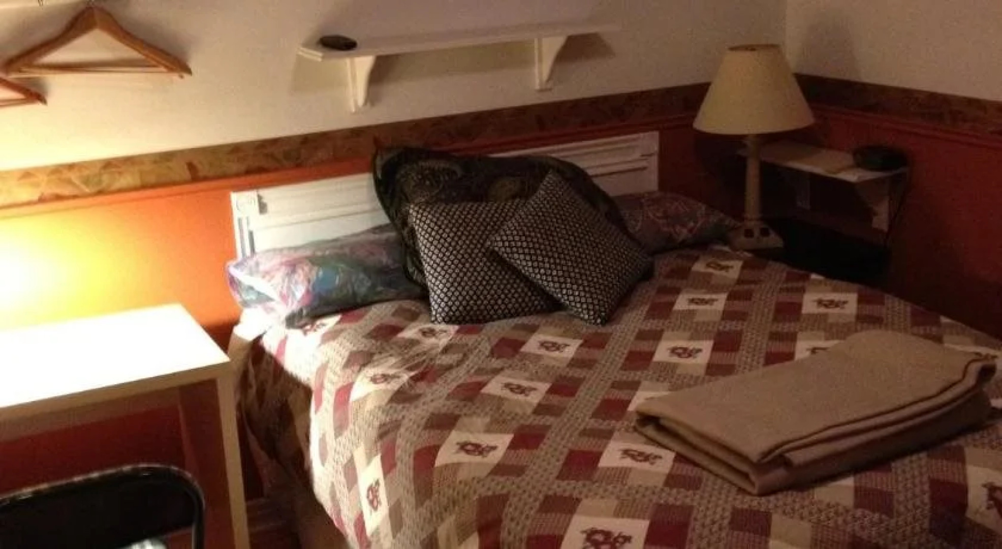 Repos & Manna Downtown Montreal