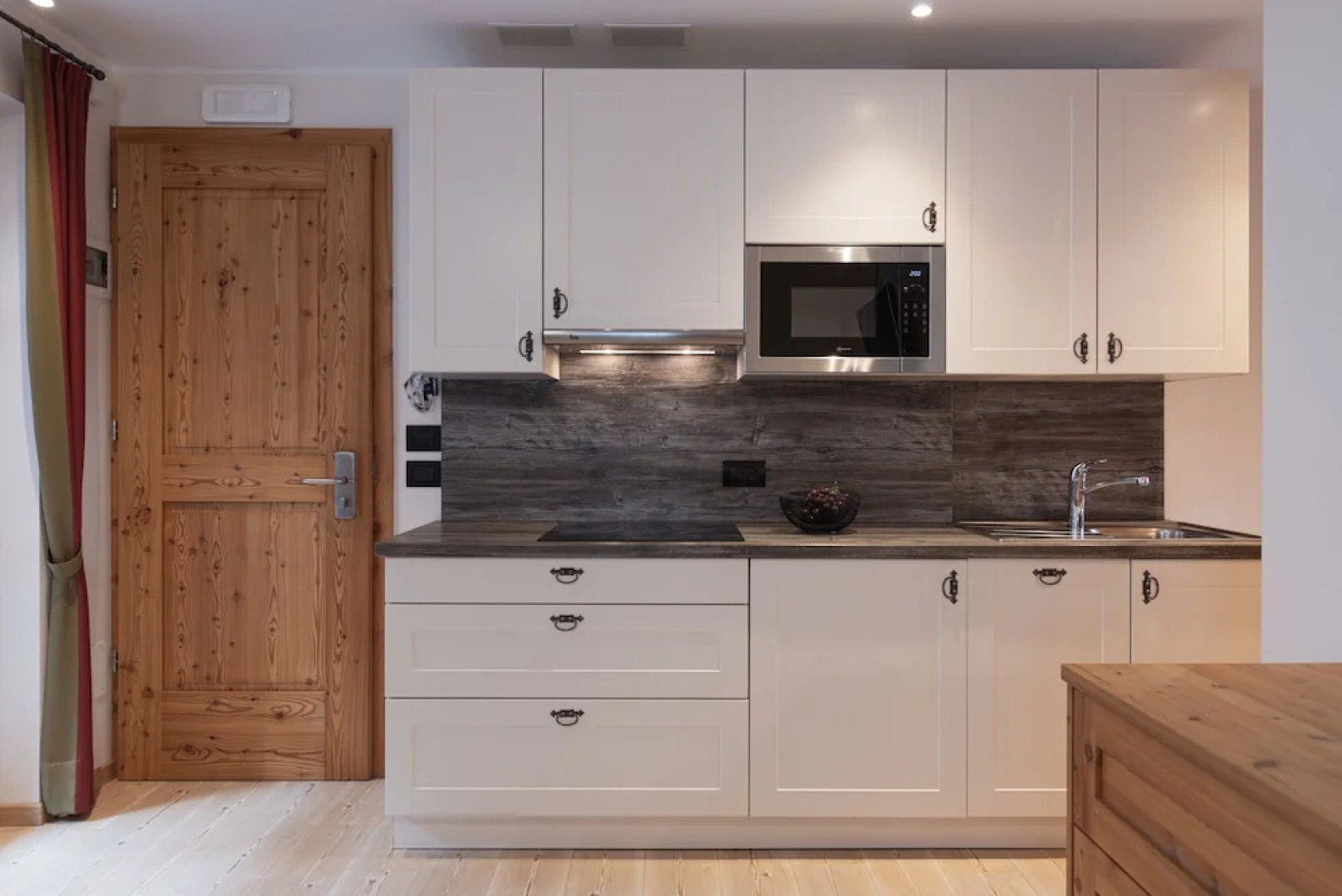 Chalet Tyrolian Apartments - by Familiaris - Pools 500 meters