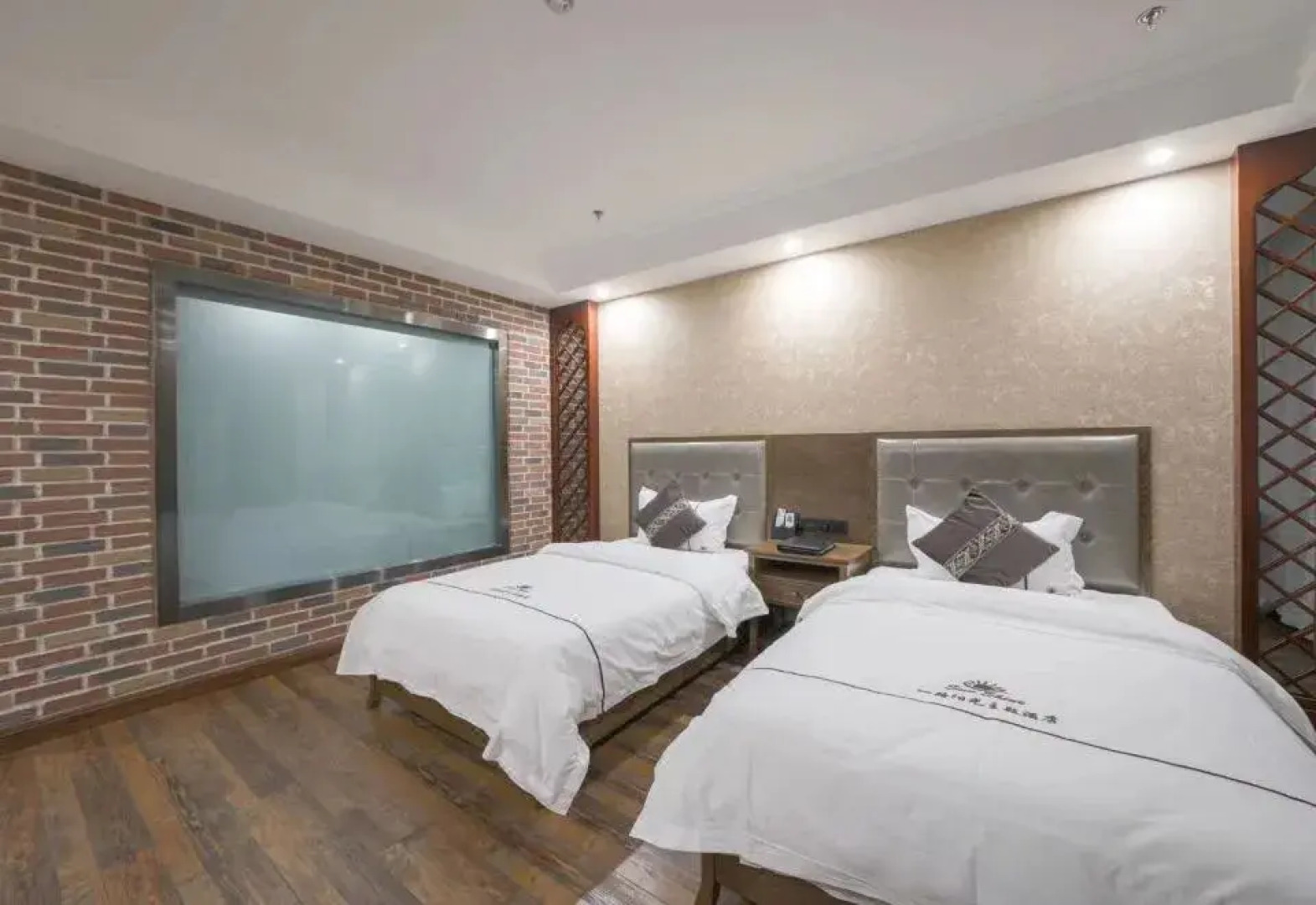 Sunshine Hotel 1st Road (Altay Emerald Bay)