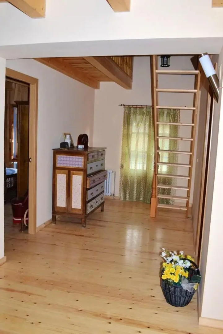 House With 5 Bedrooms in Morales de Rey, With Enclosed Garden and Wifi Near the Slopes