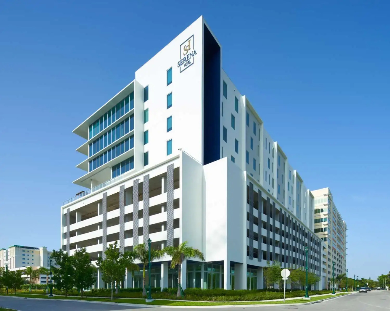 SERENA Hotel Aventura Miami, Tapestry Collection by Hilton