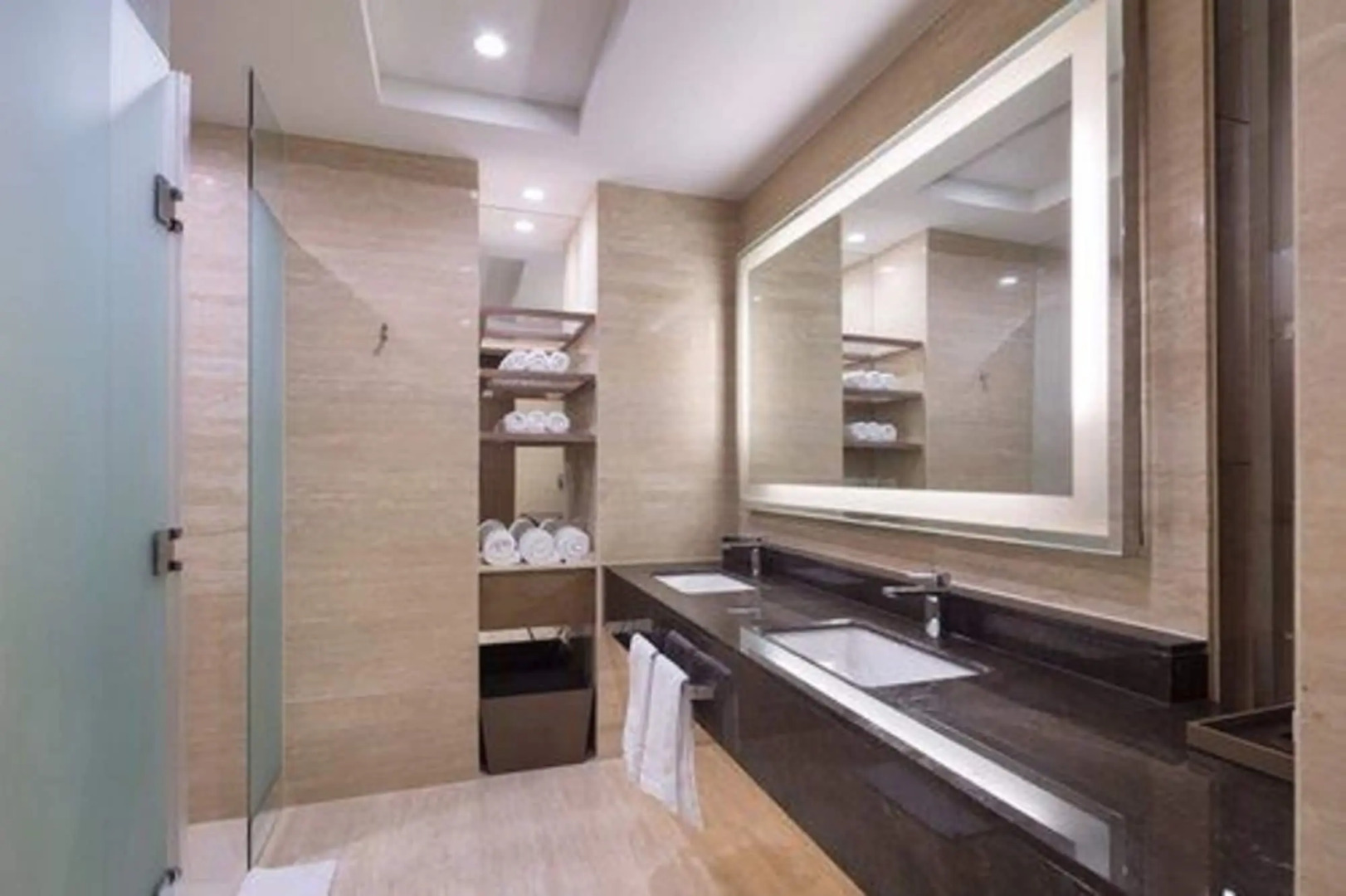 Sun Cruise Resort and Yacht