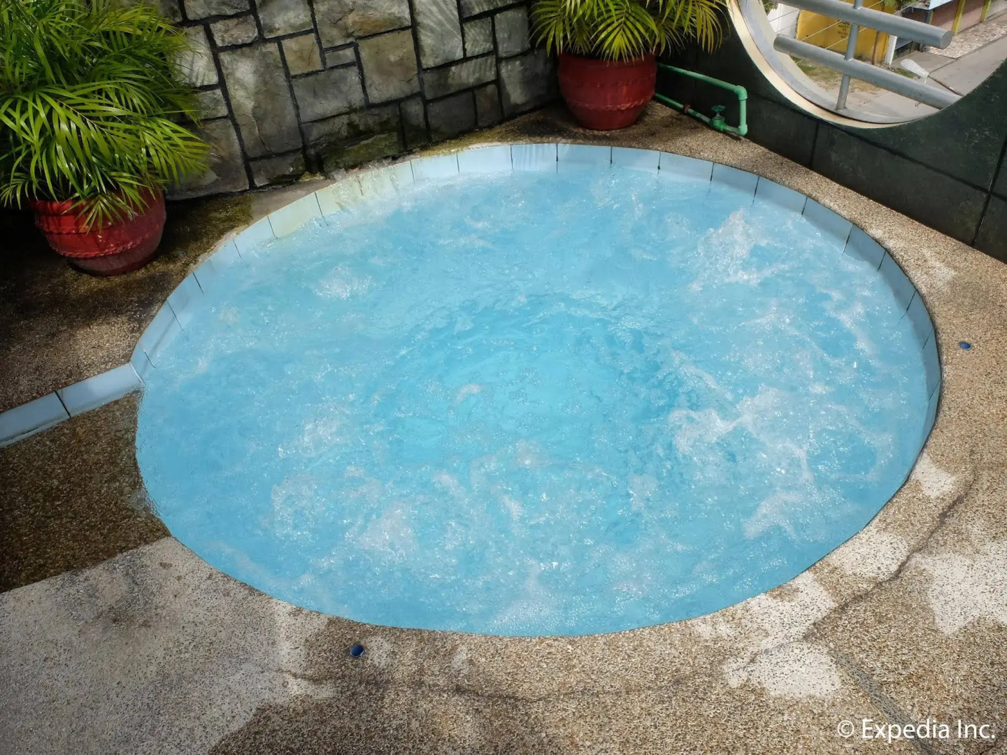 Fields Walking Street Hotel