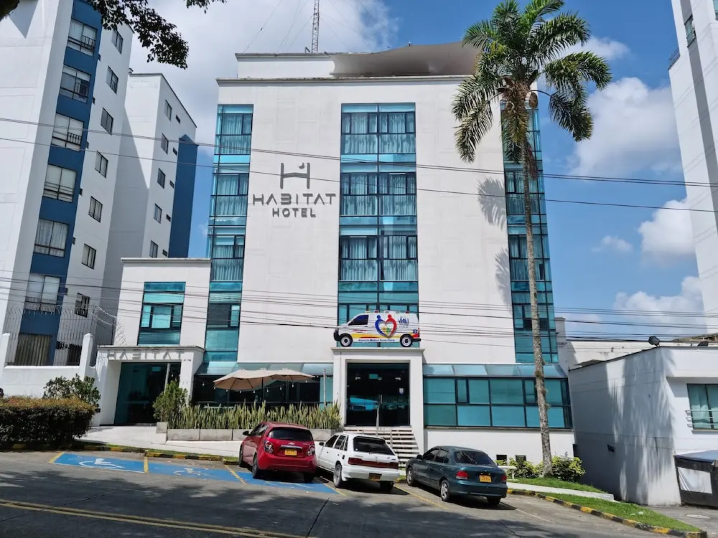 Hábitat Suites Hotel