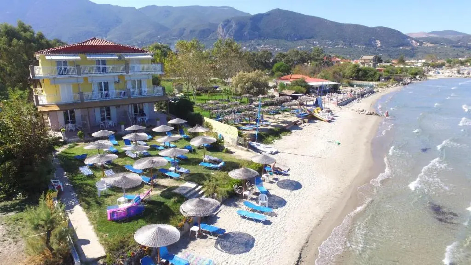 Villa Pouliezos Apartments