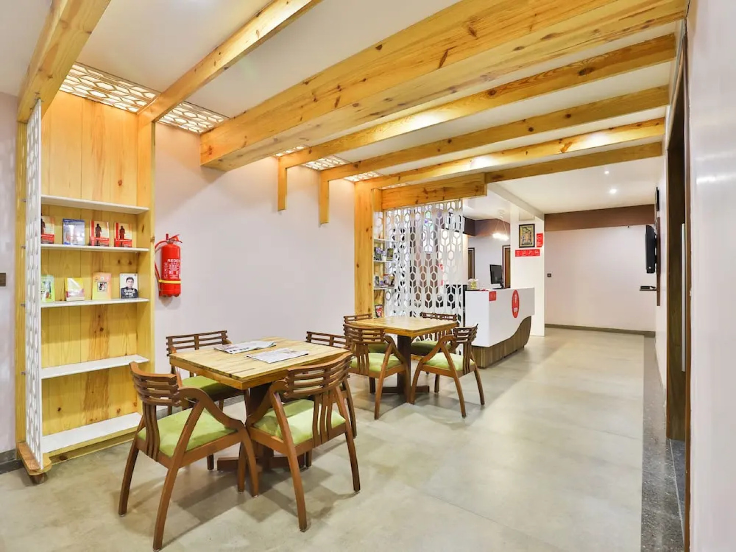 OYO 13420 Hotel Adendip Inn