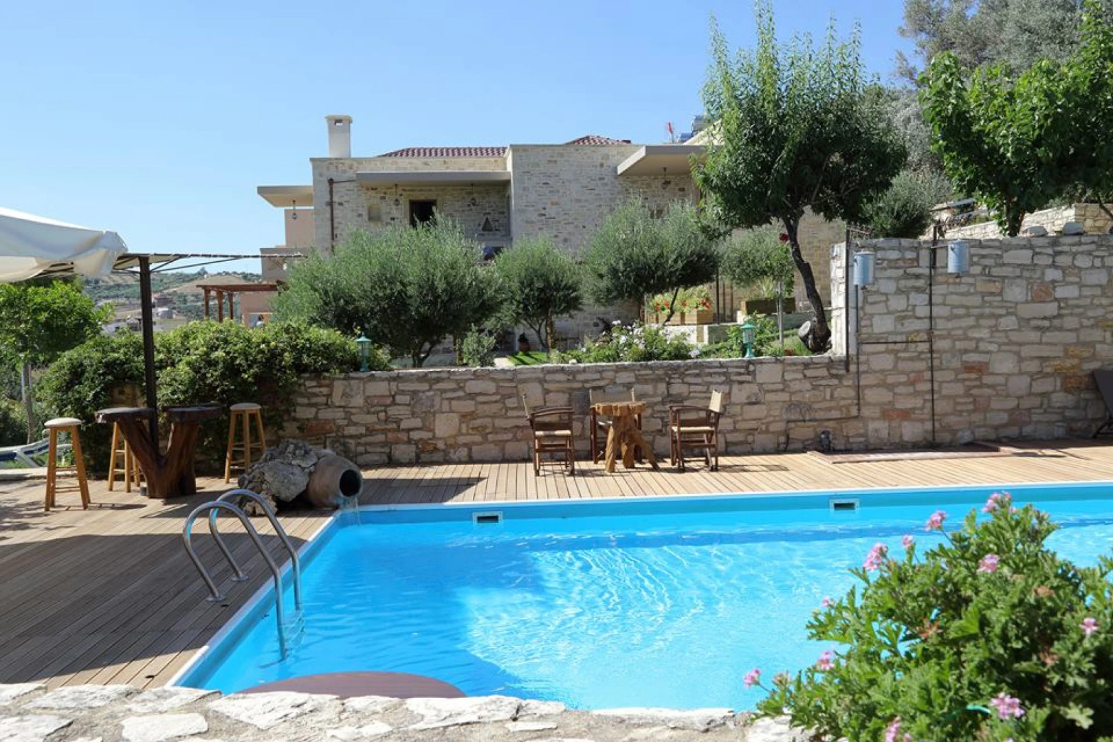 Asion Lithos - Deluxe Studio