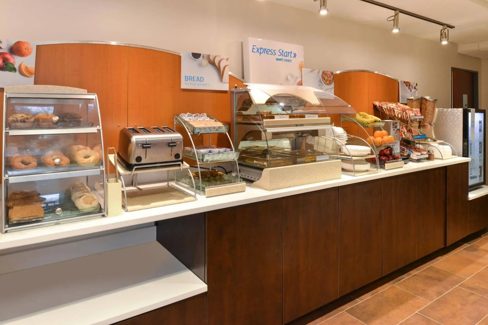 Holiday Inn Express & Suites Raleigh NE - Medical Ctr Area by IHG