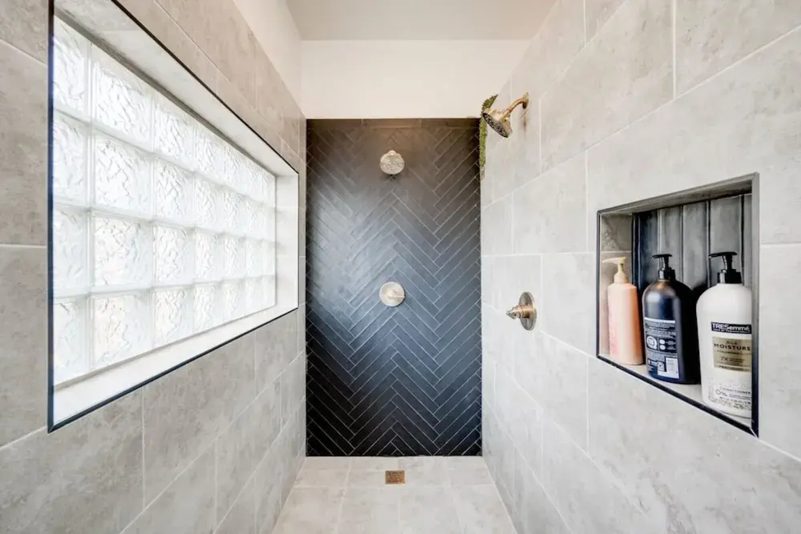 8b 4b Nearby Pool Blanco Wine Trail Town sq