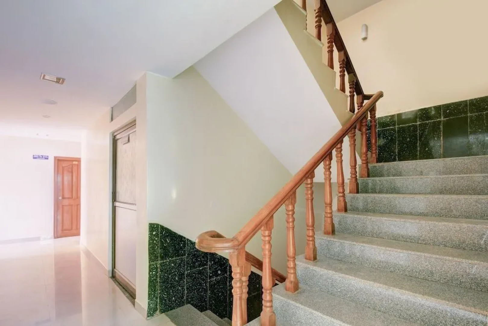 Oyo 28047 Hotel Galaxy Residency