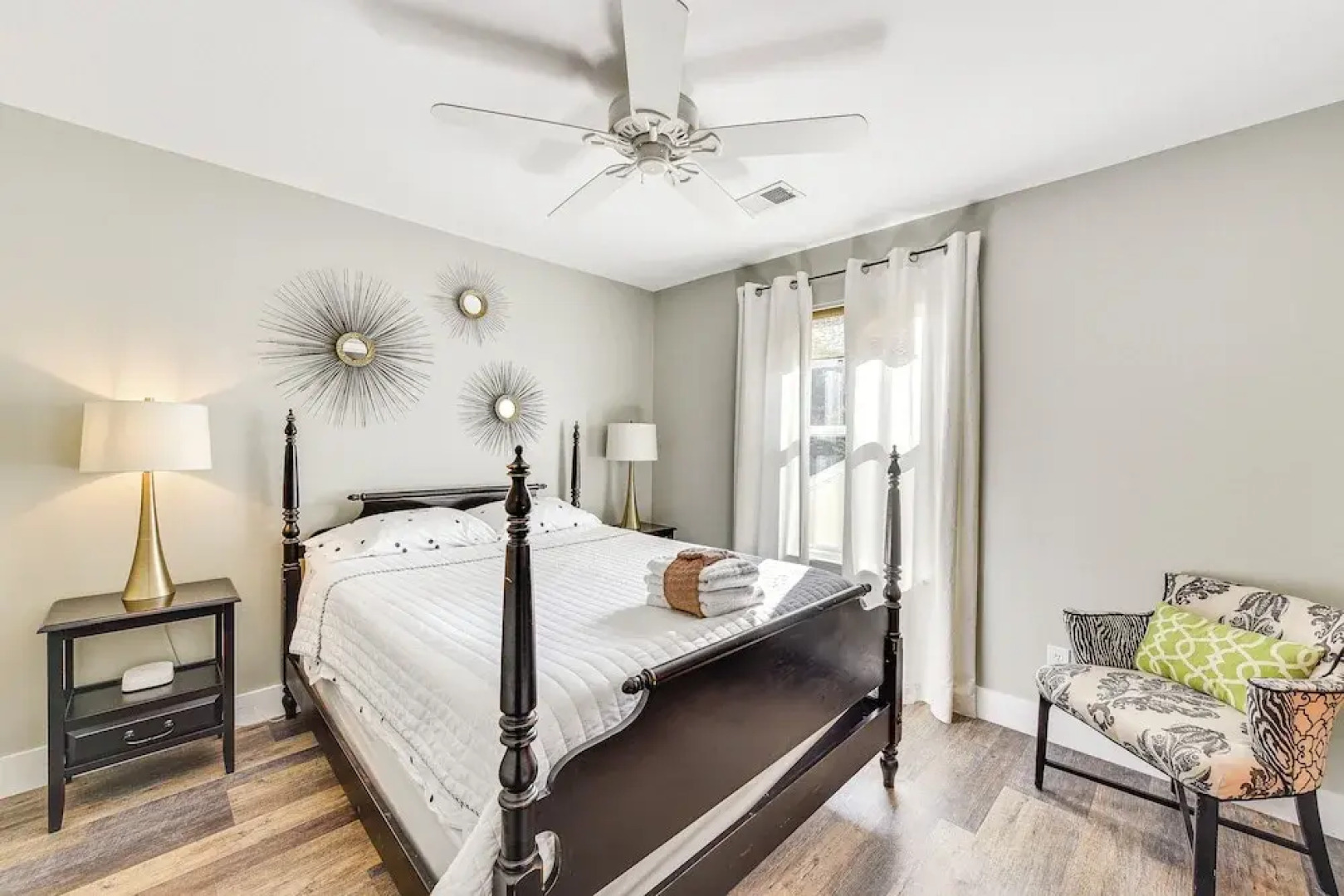 1 Mi to Old Town: Cheerful Bluffton Townhome!