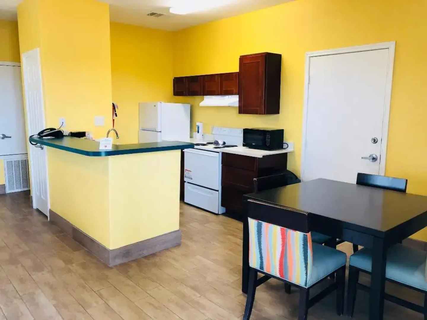 Mariner Inn and Suites