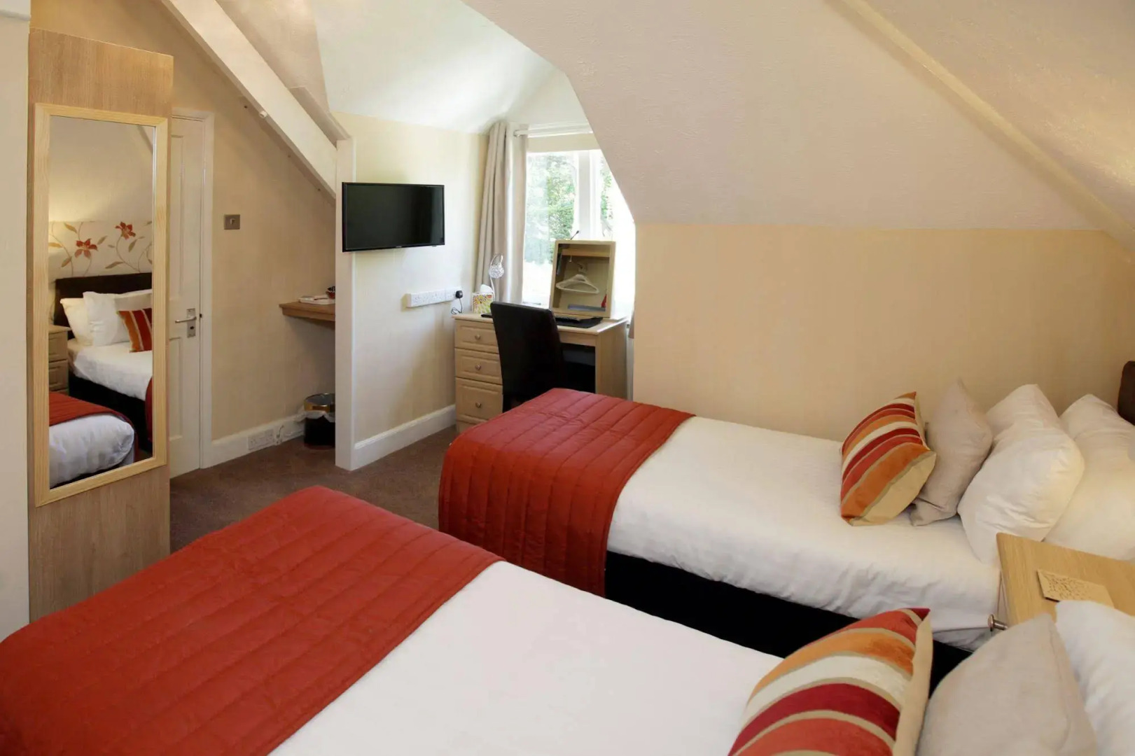 The Robin Hill Hotel