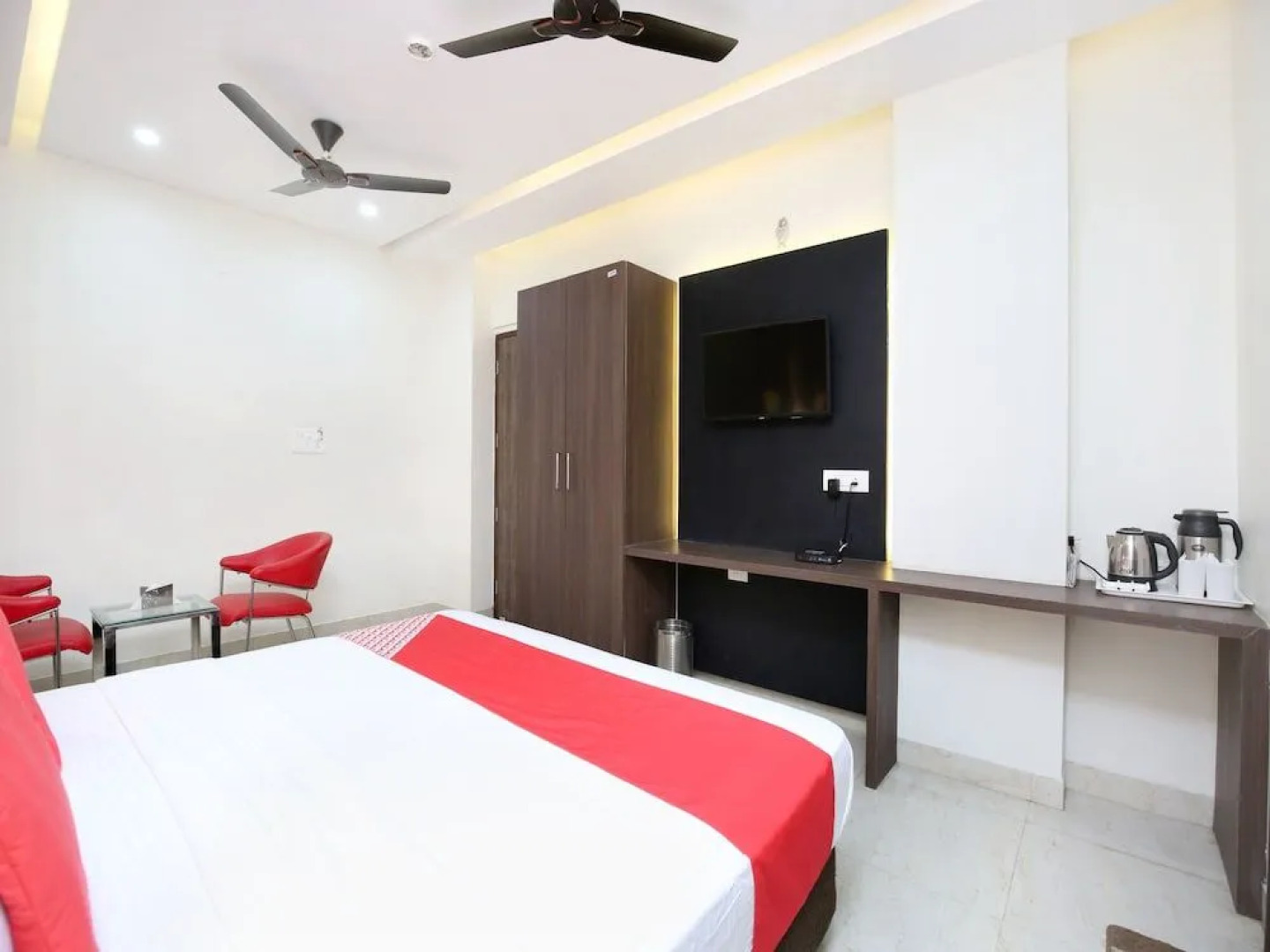 OYO 14981 Hotel Royal MJS