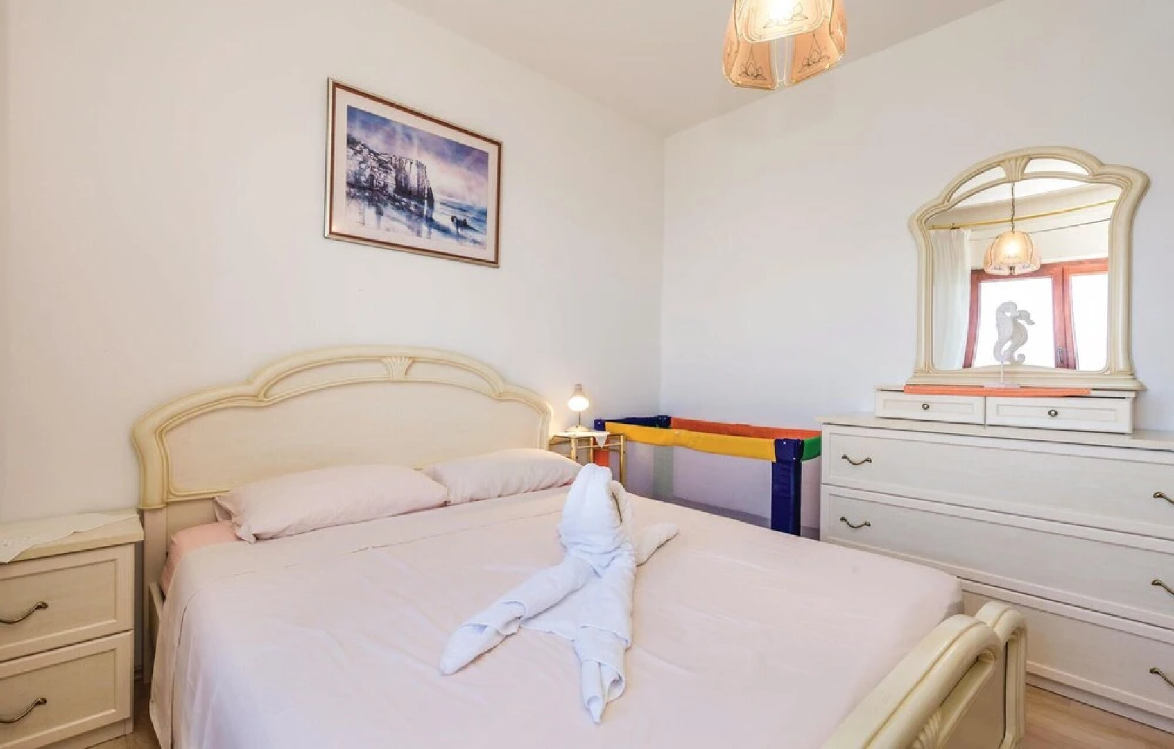 Beautiful Home in Lukovo Sugarje With 5 Bedrooms, Jacuzzi and Wifi