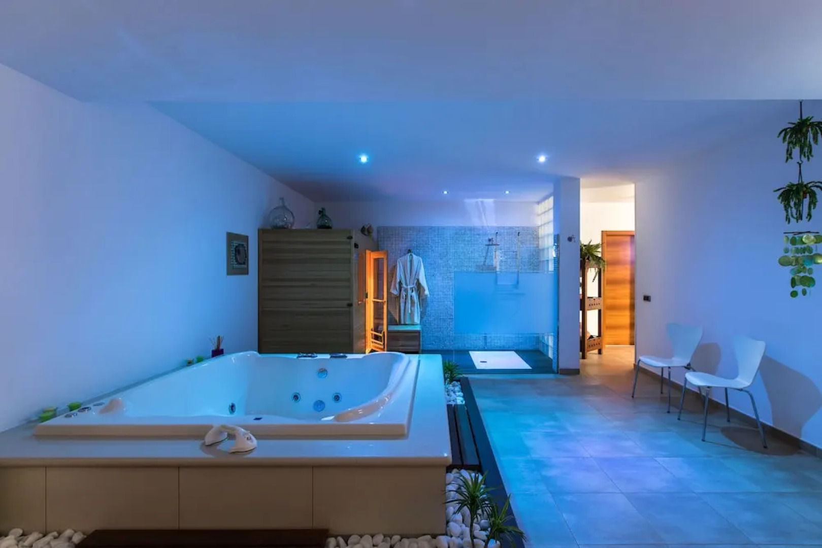 Vertical Villa: luxury, sea views & private SPA