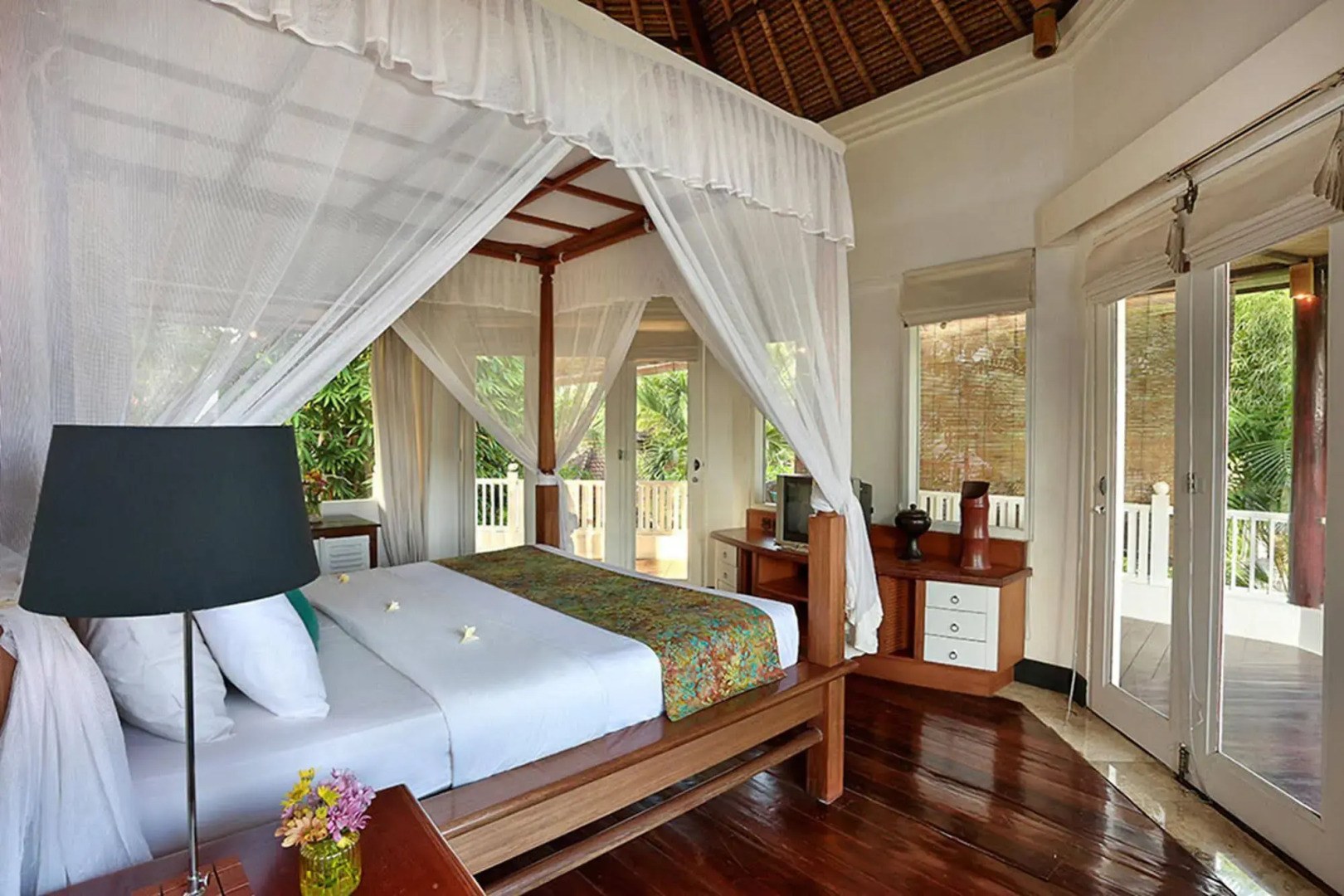 Gajah Biru Bungalows Hotel