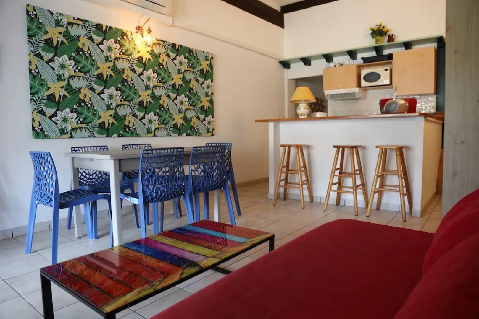 Les Pieds Dand L'Eau