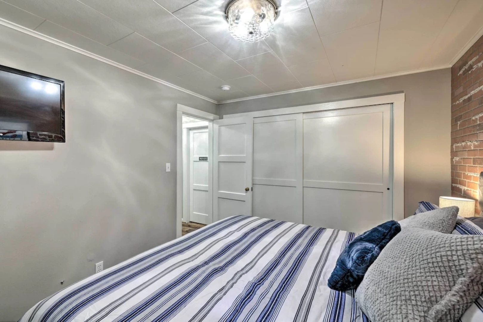 Peaceful Sonora Home w/ Grill: Walk to Downtown!