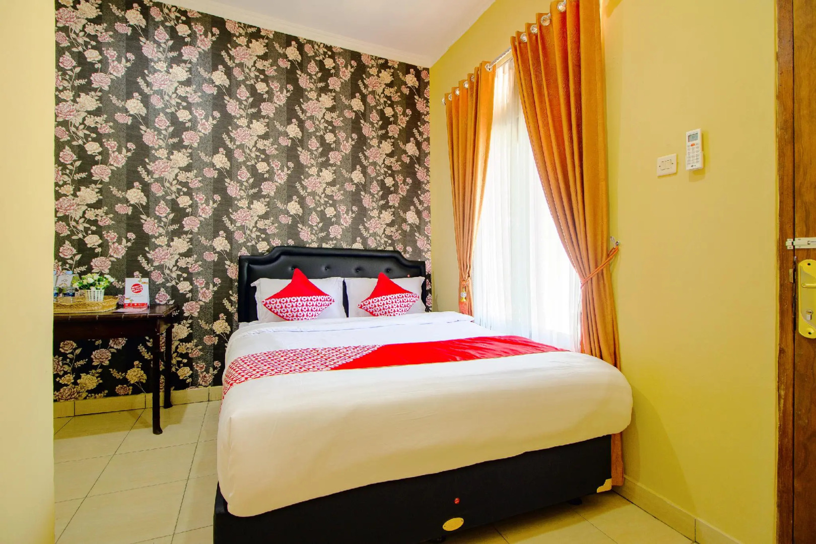 OYO 1533 The Paris Ocean