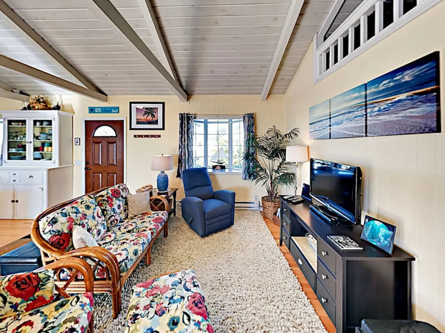 The Surf Cottage 2 Bedrooms 1 Bathroom Home