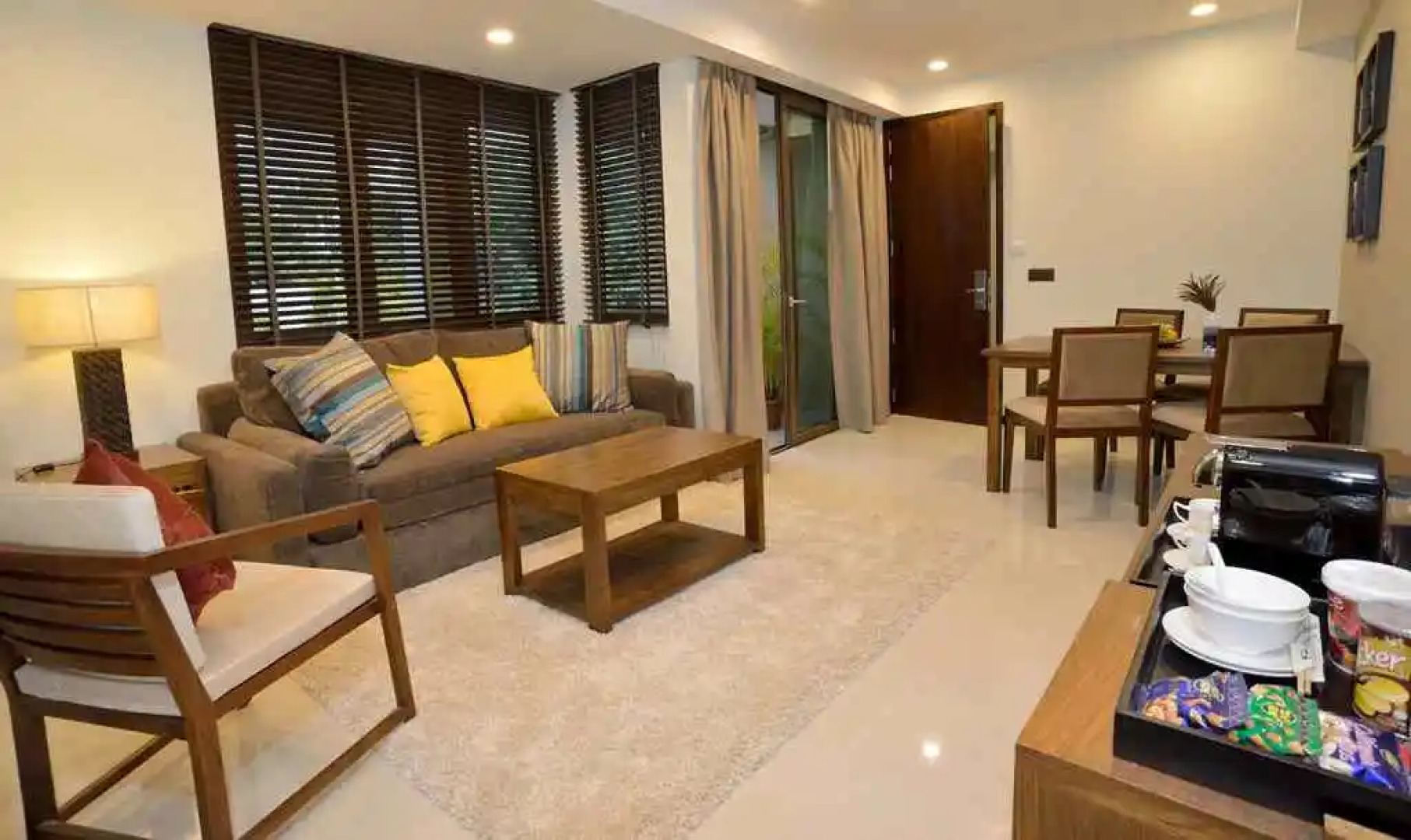 Отель The Somerset