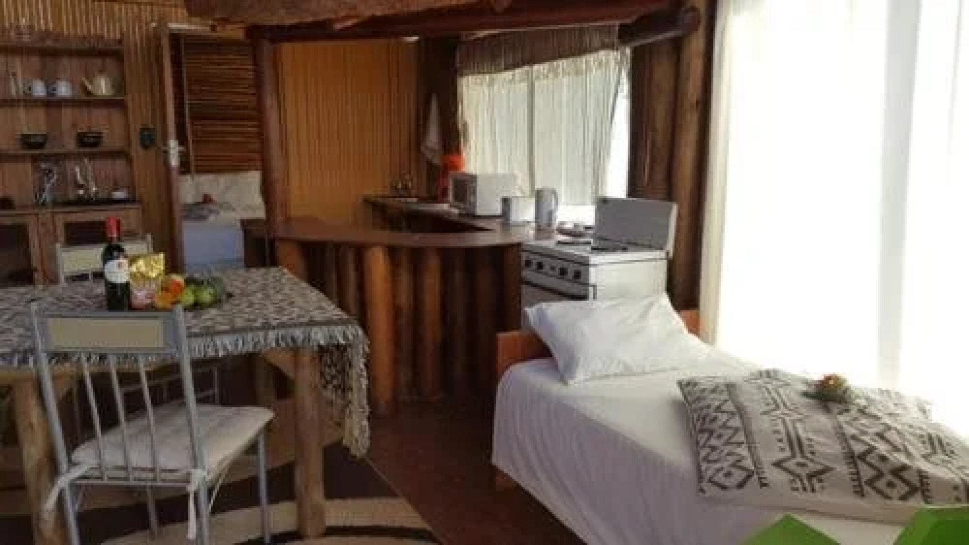 Tsanana Log Cabins and Mullberry Lane Suites