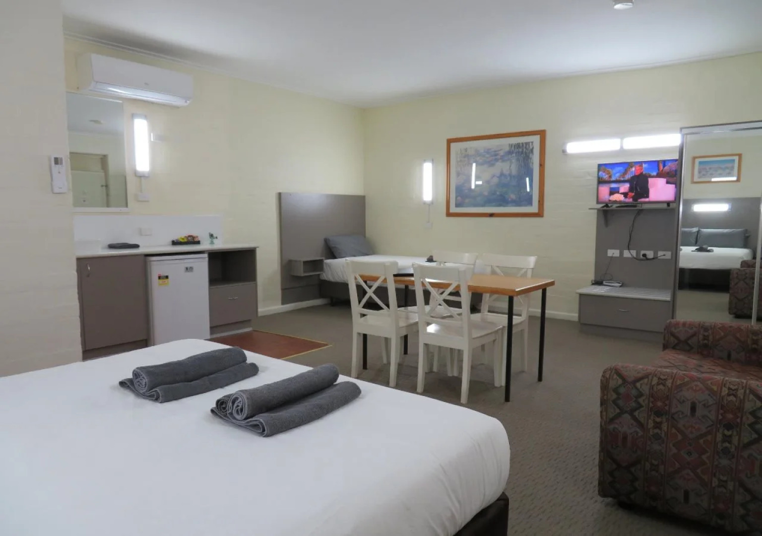 Bishops Lodge Narrandera