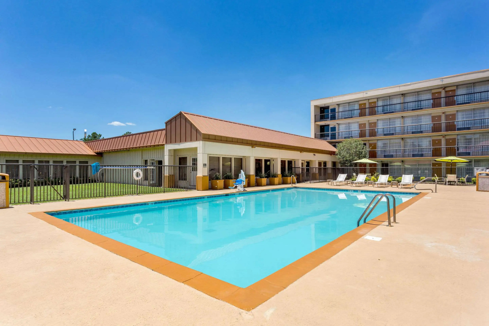 Quality Inn & Suites Baton Rouge West – Port Allen