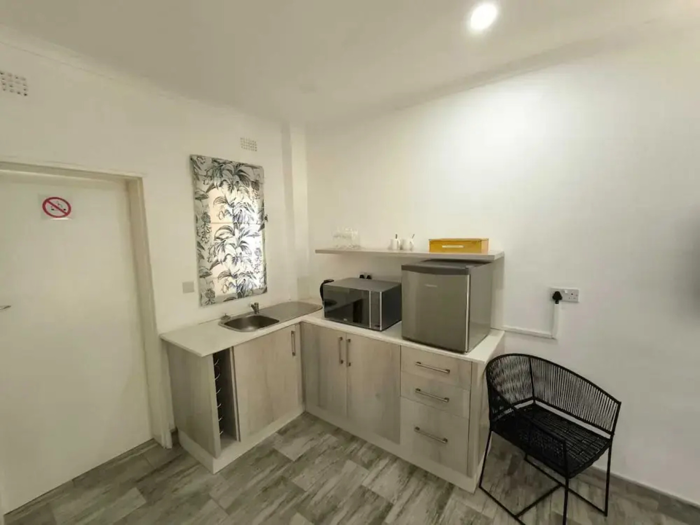 Room in Lodge - Luxury Suite in Zambezi Boutique Lodge 9 With Free Town Tour