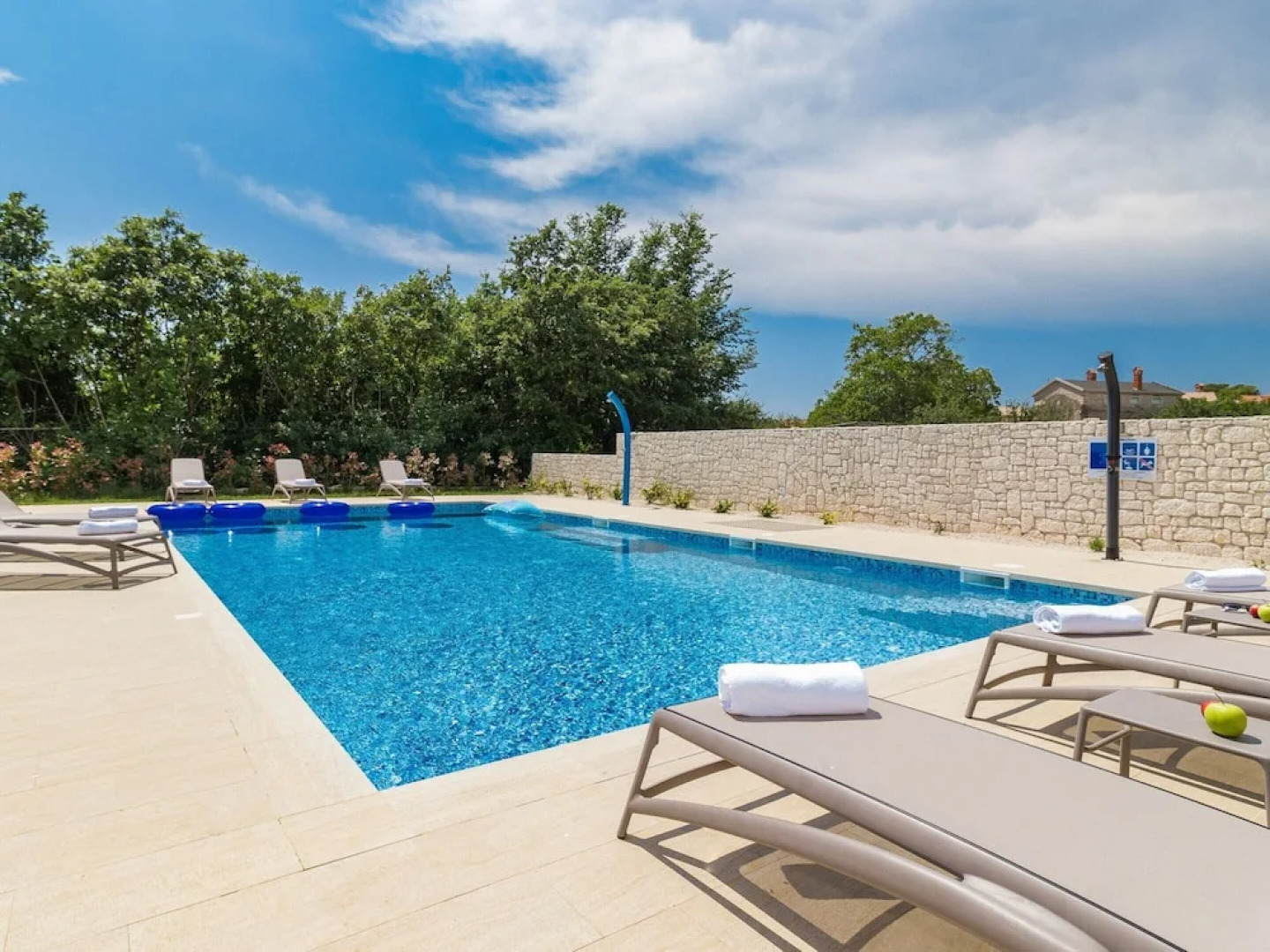 Luxurious Villa in Butkovici with Pool & Hot Tub
