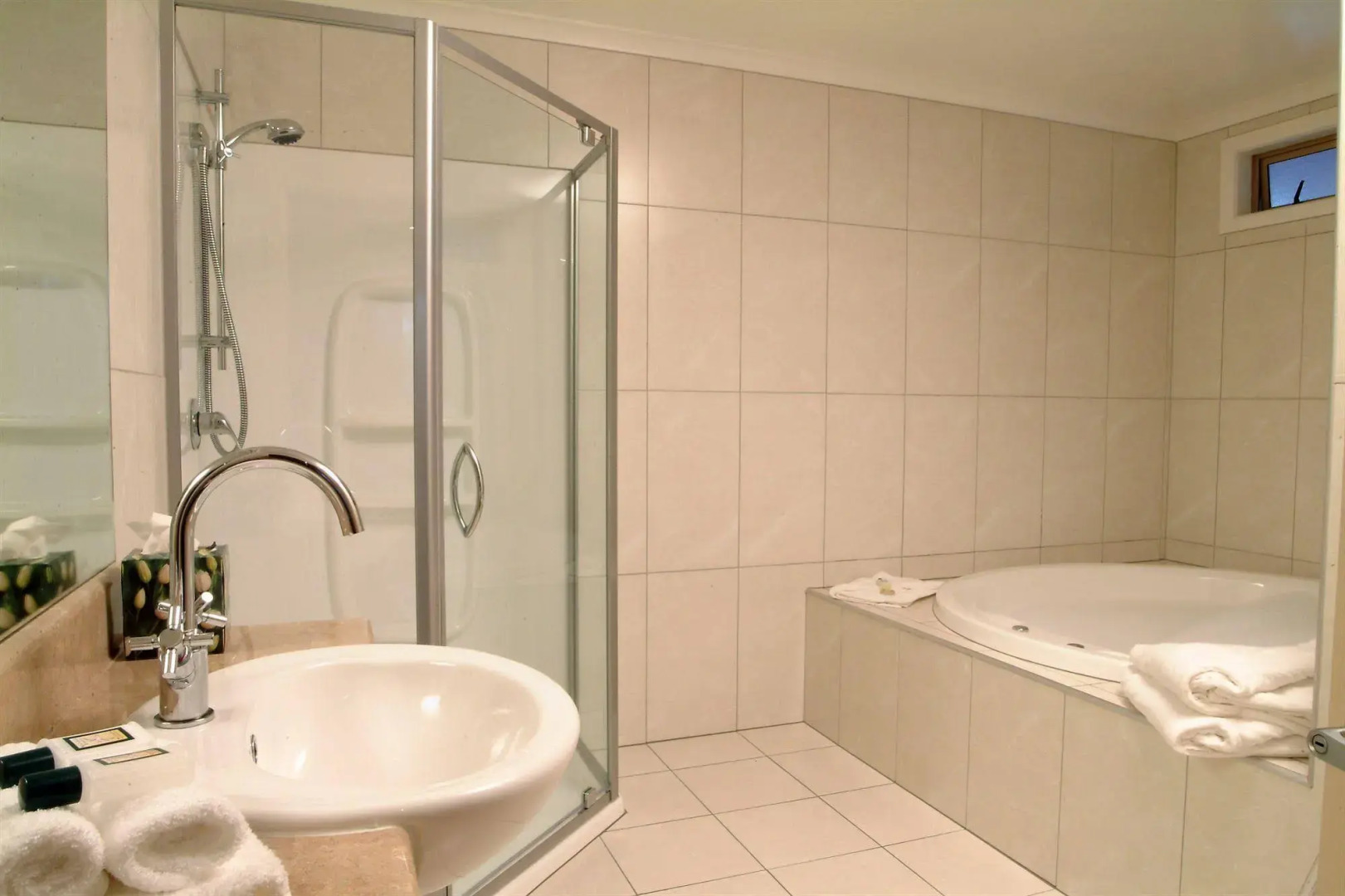 Emerald Spa Motor Inn