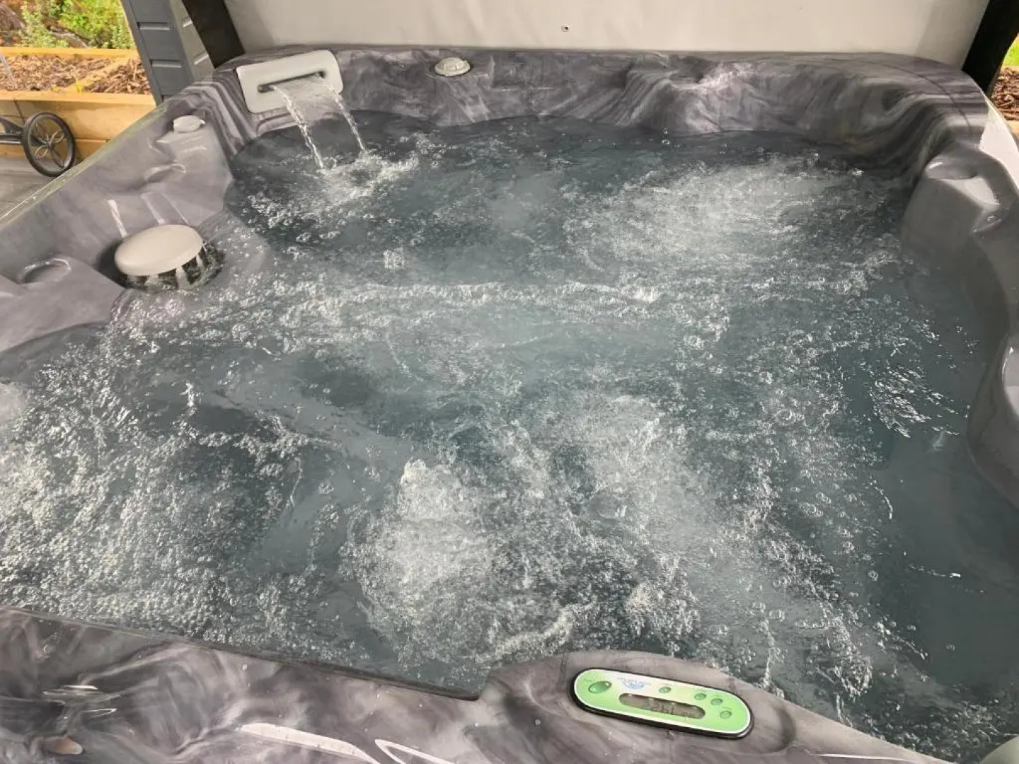 Little Fox Lodge Hideaway Glencoe - 5 Star with Hot Tub overlooking Loch Linnhe