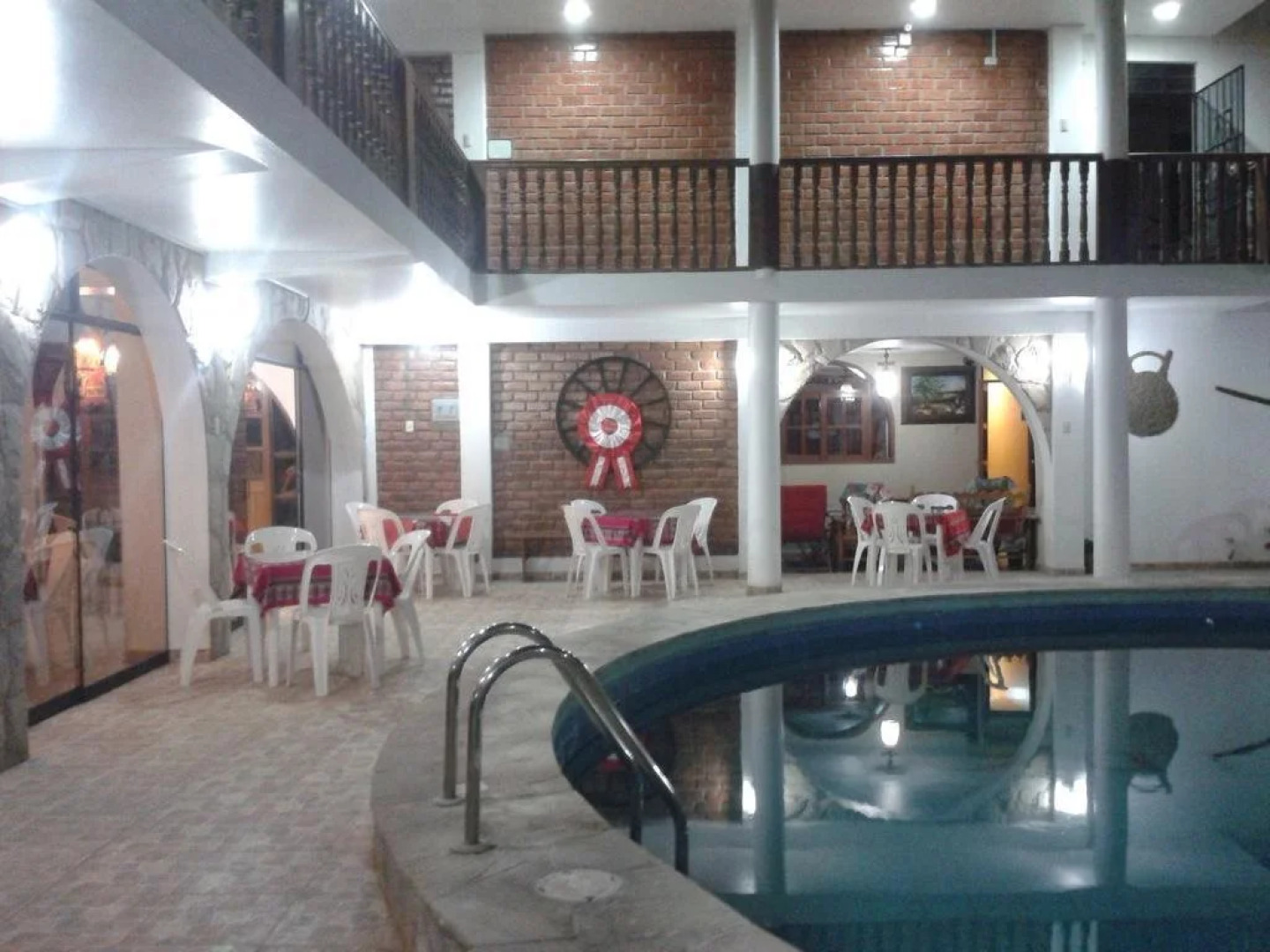 Hotel & Restobar Karaoke Garchetti