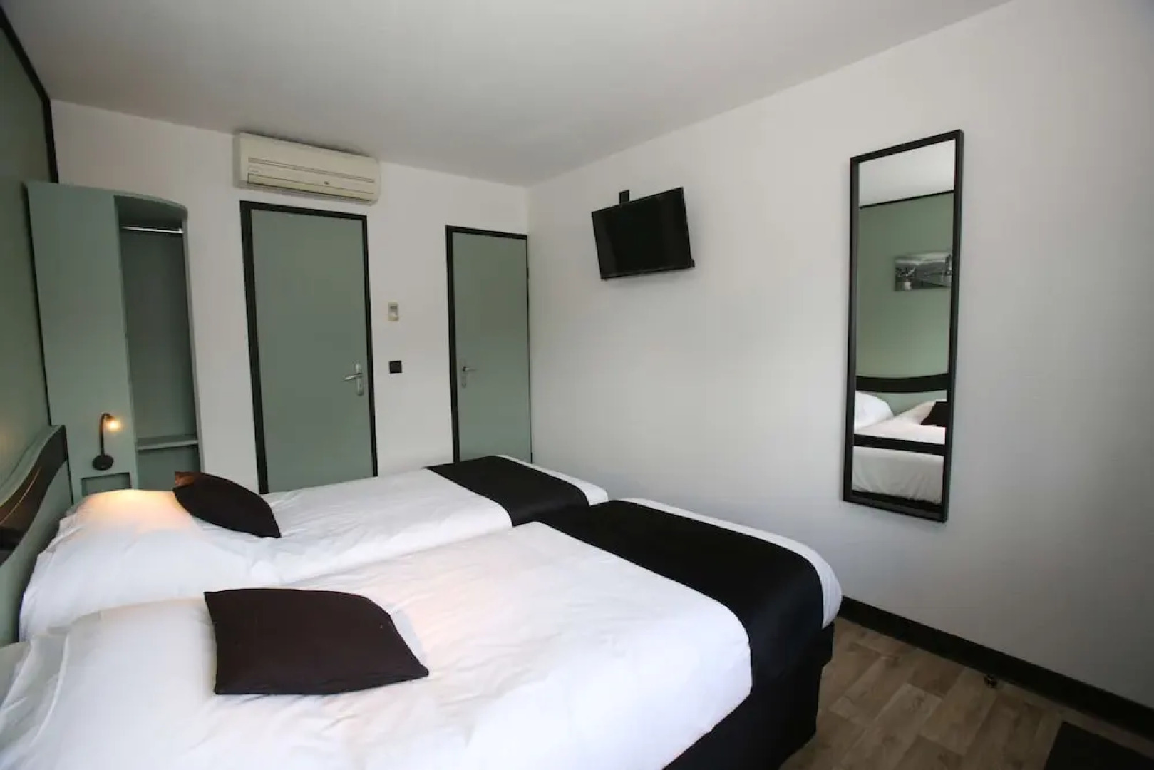 Enzo Hotels Chartres Mainvilliers By Kyriad Direct