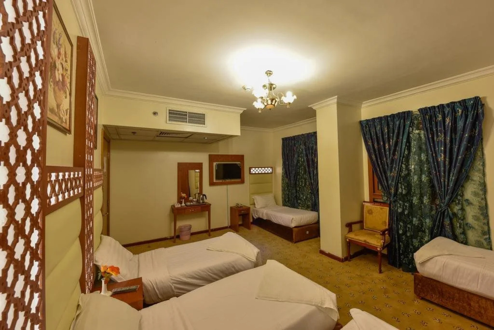 Al Mokhtara Golden Hotel