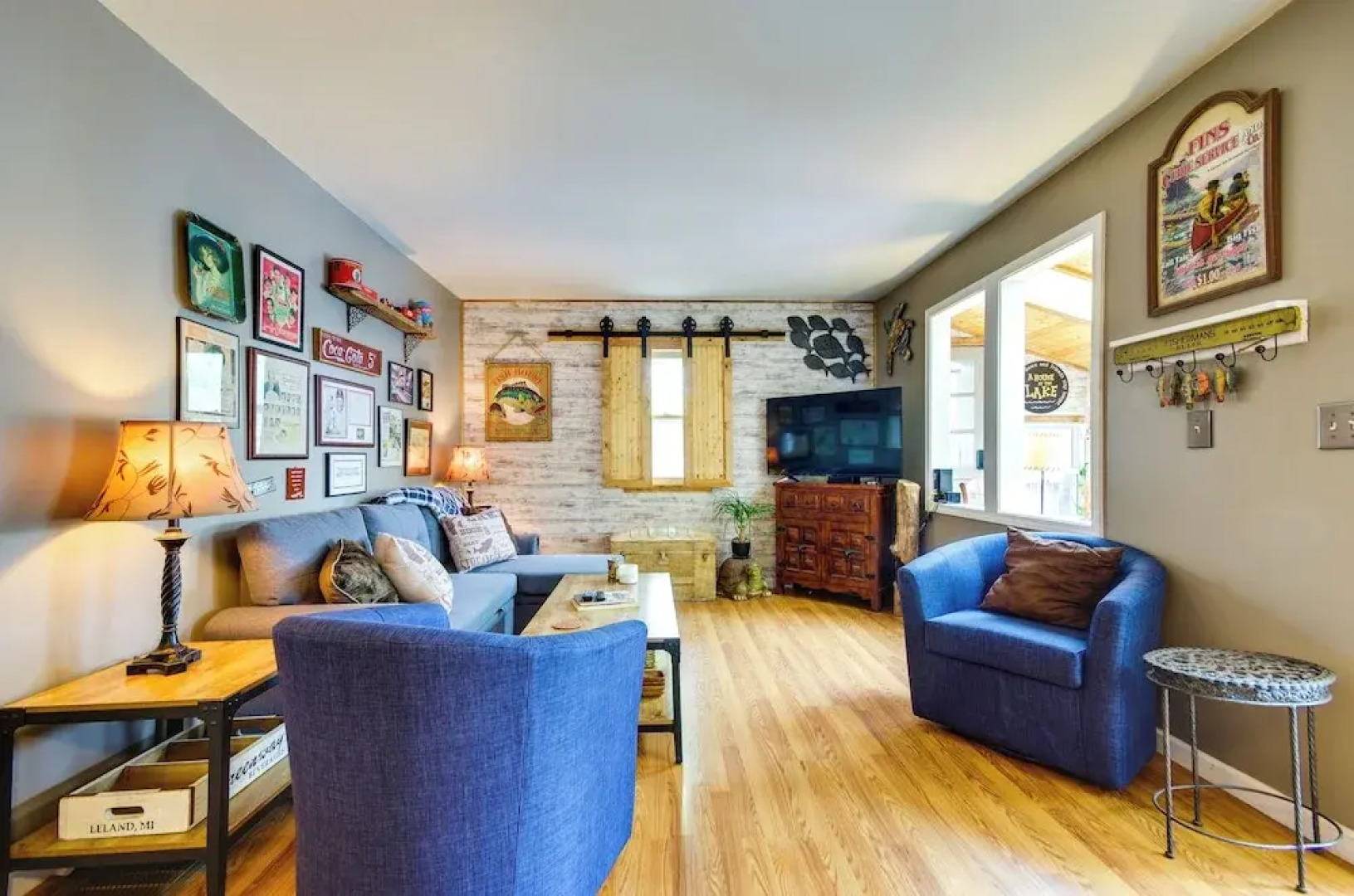 Waterfront Ozarks Home w/ Hot Tub, Bar & Dock