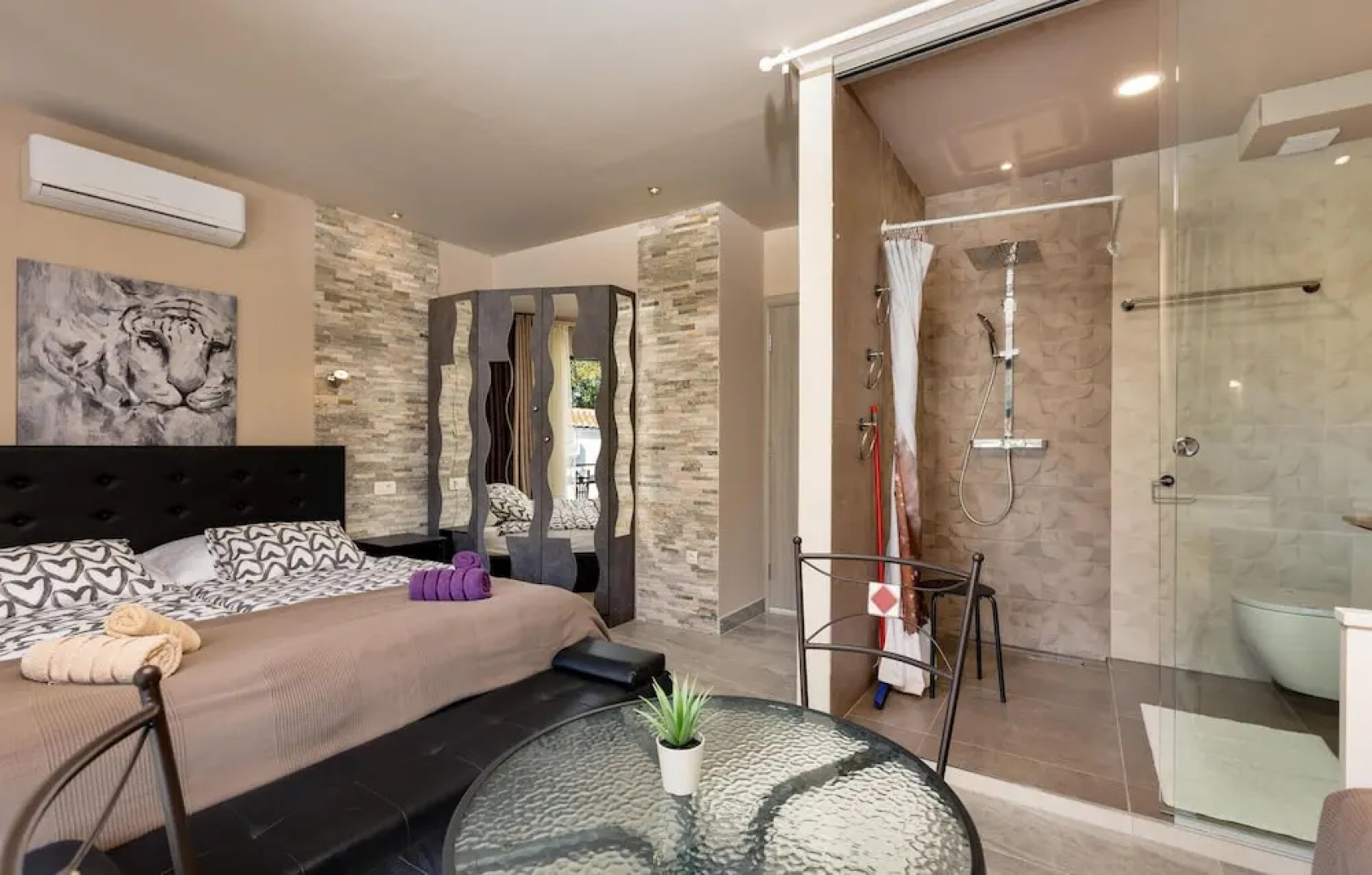 Awesome Home in Vantacici With Jacuzzi, Sauna and Wifi